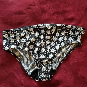 Cacique Hi Cut panti Size 22/24